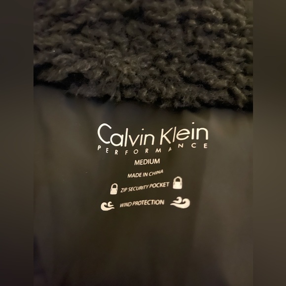 Calvin Klein Performance Vest - Picture 4 of 11